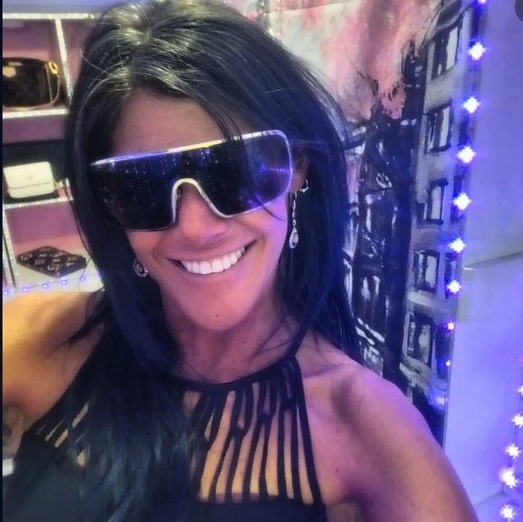 NEWLY LISTED!!!! ULTRA RARE CHANEL SHEILD RUNWAY SUNGLASSES - Picture 8 of 9